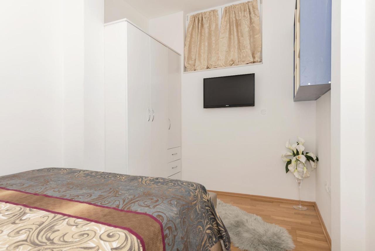 Long Apartment Makarska Exterior photo