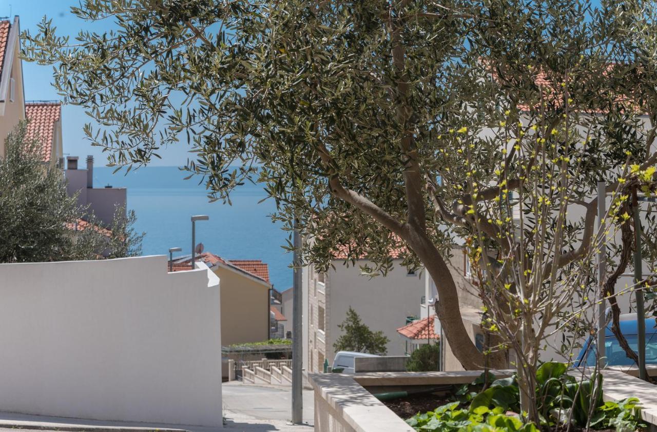 Long Apartment Makarska Exterior photo